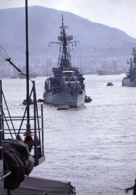 USS Allen M. Sumner (DD-692) - Hong Kong 1967